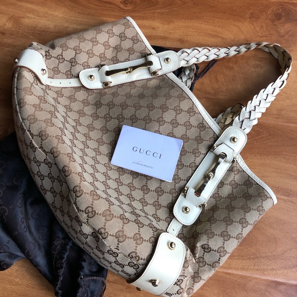 Authentic Gucci Pelham - Picture 2 of 11